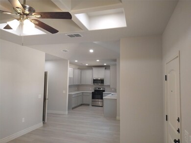 1000 Wooded Hollow Ct unit 105, Weatherford, TX 76088 - photo 2