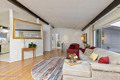 Living Room-20220127-6029