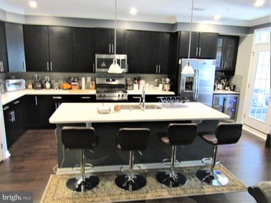 10105 Dorsey Ln, Lanham, MD 20706 - photo 3