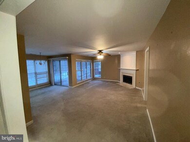 9260 Cardinal Forest Ln unit 201, Lorton, VA 22079 - photo 2