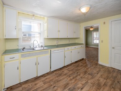 923 Osborne St, Kalamazoo, MI 49001 - photo 5