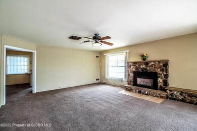 4-Living Room (from front entry)