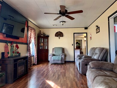 301 N J St, Eufaula, OK 74432 - photo 5