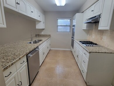 2518 Leichester Dr, Spring, TX 77386 - photo 6