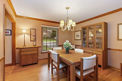 1300 Brandywine Cir, Algonquin, IL 60102 - photo 4