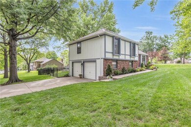 10001 Monrovia St, Lenexa, KS 66215 - photo 3