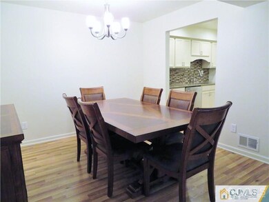 27 Deerberry Ln, Monmouth Junction, NJ 08852 - photo 4