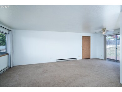 265 Corona Loop Rd, Roseburg, OR 97471 - photo 4