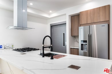 4615 St Charles Place, Los Angeles, CA 90019 - photo 5