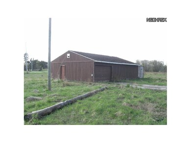 25 X 35 Pole barn