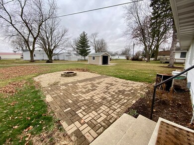 914 Warren St, Chenoa, IL 61726 - photo 5