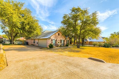 3232 Crossbridge Cir, Granbury, TX 76049 - photo 6