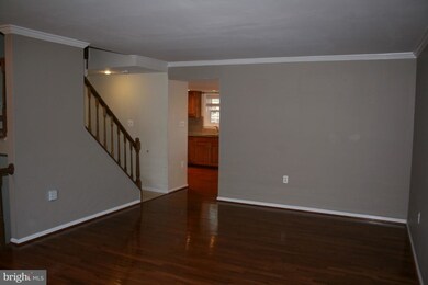 2989 Mission Square Dr, Fairfax, VA 22031 - photo 3