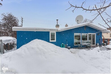 Exterior - Back 20170224-DW-2671-SMALL