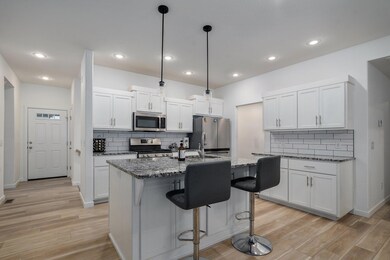 842 E Acacia Ln-3