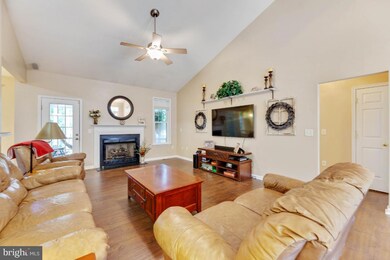 12613 Osborne Dr, Fredericksburg, VA 22407 - photo 6