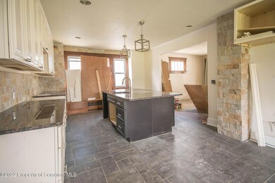 715 Jefferson Ave, Jermyn, PA 18433 - photo 6