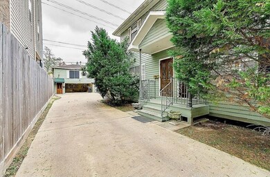 824 Yale St unit C, Houston, TX 77007 - photo 2