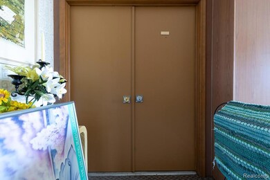 4047 W Maple Rd unit B204, Bloomfield Hills, MI 48301 - photo 7