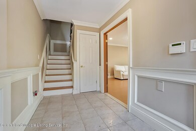 (3) ENTRY FOYER