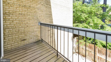 11021 Saffold Way, Reston, VA 20190 - photo 6