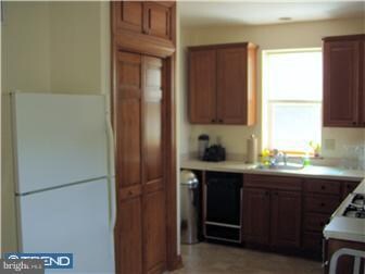 218 S Main St unit 218 B, North Wales, PA 19454 - photo 4