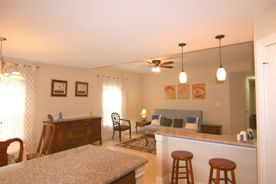 238 S Native Ln, Houston, TX 77022 - photo 7