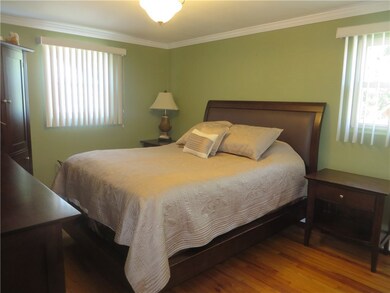 58 Manning Dr, Riverside, RI 02915 - photo 4