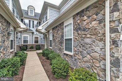 13952 Greendale Dr unit 19, Woodbridge, VA 22191 - photo 2