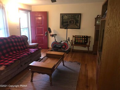 469 Youngwood Dr, East Stroudsburg, PA 18301 - photo 4