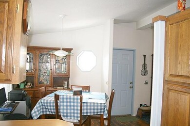 1046 Hemlock Ln, Grants Pass, OR 97527 - photo 7