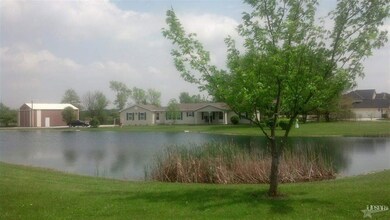 14915 Lafayette Center Rd, Roanoke, IN 46783 - photo 2