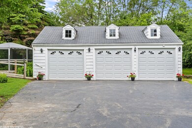 1012 N Mcaree Rd, Waukegan, IL 60085 - photo 5