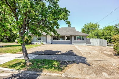 1204 W Main St, Medford, OR 97501 - photo 6
