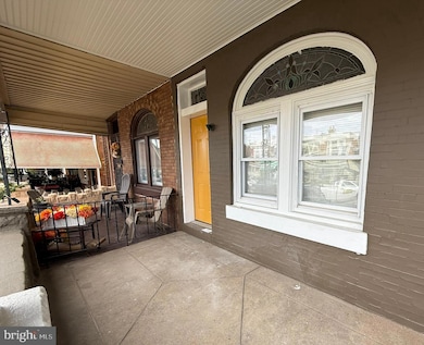 5618 Cedar Ave unit 1, Philadelphia, PA 19143 - photo 3