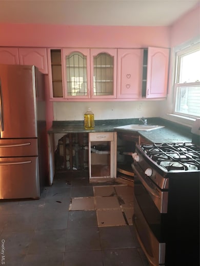 77 Virginia Ave, Hempstead, NY 11550 - photo 5