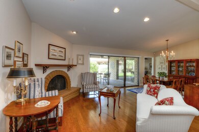 006_Living & Dining Room