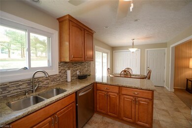 1242 Meadowlark Dr, Clinton, OH 44216 - photo 4