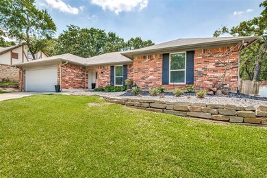 605 Stonehenge Dr, Hurst, TX 76054 - photo 2