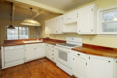 319 N Division St, Marshall, MI 49068 - photo 7