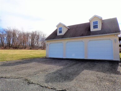 184 Niantic Rd, Barto, PA 19504 - photo 7