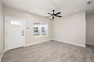 2714 Primrose Dr unit 4, Progreso Lakes, TX 78596 - photo 4