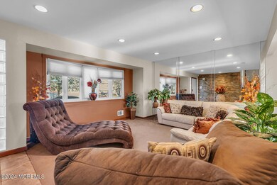 LIVINGRM2