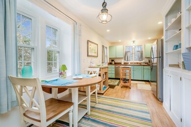 Eat-in Kitchen