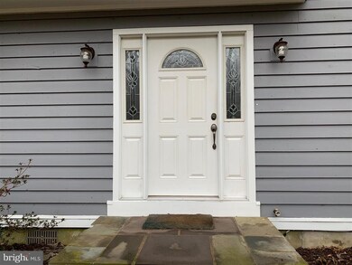 7512 Arden Rd, Cabin John, MD 20818 - photo 3