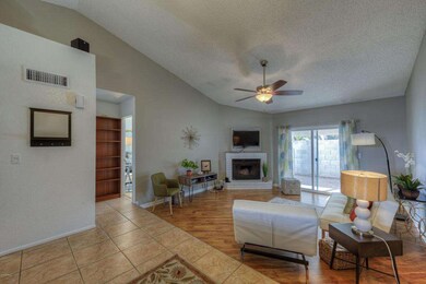 004_Living Room