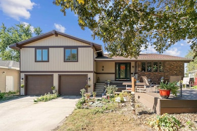 524 Christopher Cir, Jesup, IA 50648 - photo 2