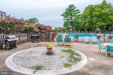 112 Roberts Ln unit 401, Alexandria, VA 22314 - photo 4