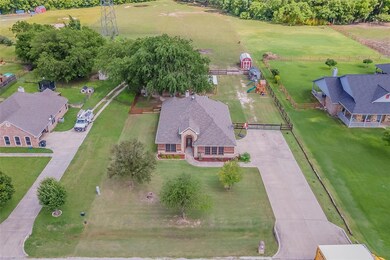 132 Fossil Rock Dr, Azle, TX 76020 - photo 3