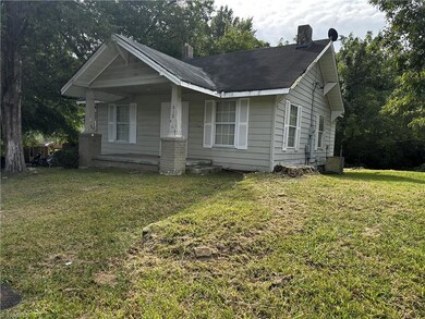 610 E Kearns Ave, High Point, NC 27260 - photo 2